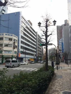 関内董友(旧関内マーク)ビルの外観