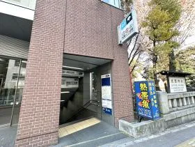 ラウンドクロス新宿5丁目ビルの外観