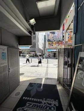 秋葉原野村ビルの外観
