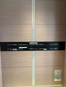 No.R赤坂見附(ナンバーアール赤坂見附)の外観