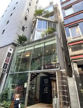 PLAZA EST 新宿三丁目の外観