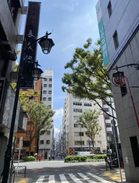 PLAZA EST 新宿三丁目の外観