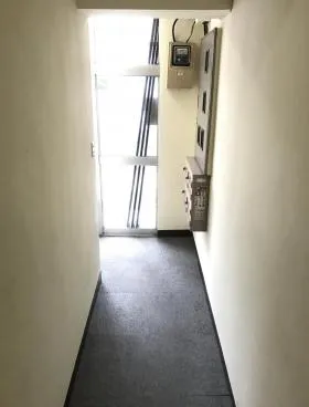 石渡ビル新館の外観