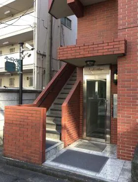 ロイクラトン麹町の外観