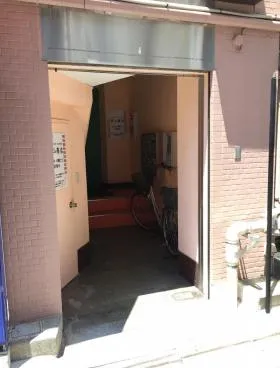 群山ビルの外観