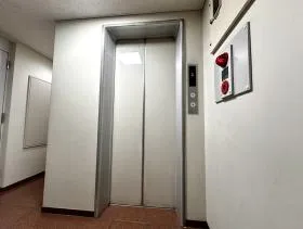NSビルの外観