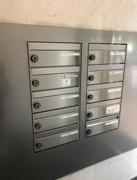 銀座クリスタルタワービルの外観