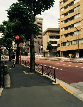 プラウド新宿御苑エンパイアの外観