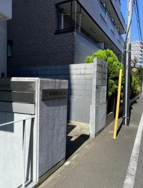 発明学会ビルの外観