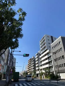 発明学会ビルの外観