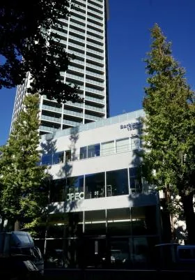 Barbizon100の外観