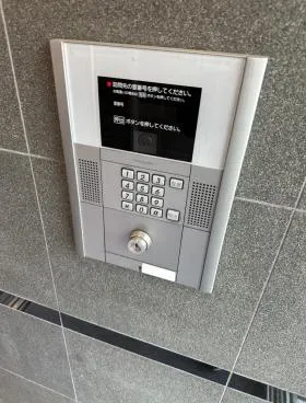 コルティス神宮前ビルの外観