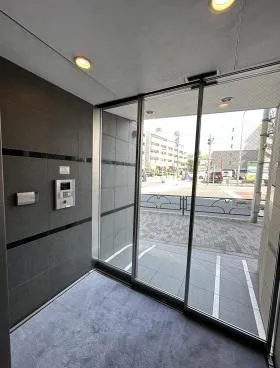 コルティス神宮前ビルの外観
