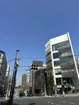 コルティス神宮前ビルの外観