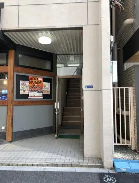鉄鋼組合ビルの外観