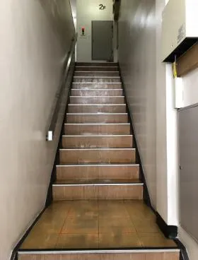 鉄鋼組合ビルの外観