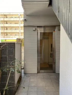 ユーキトレーディングビルの外観