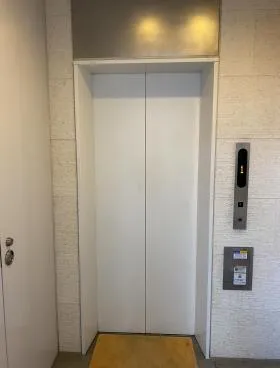 ユーキトレーディングビルの外観