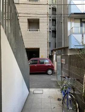 ユーキトレーディングビルの外観