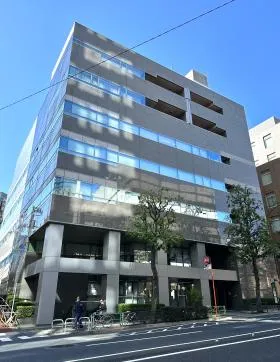 青山セント・シオンビルの外観