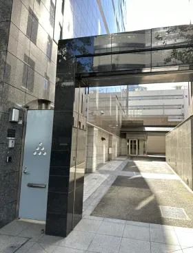 青山セント・シオンビルの外観