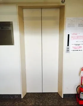 白金ビルの外観