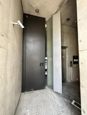 WAVE西麻布ビルの外観