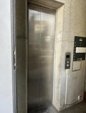 WAVE西麻布ビルの外観