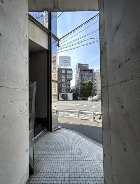 WAVE西麻布ビルの外観