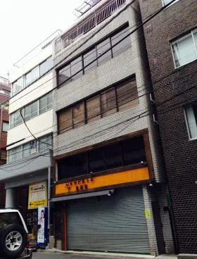 杉本ビルの外観