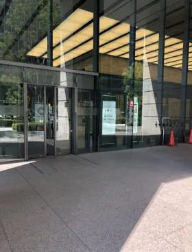 大手門タワーの外観