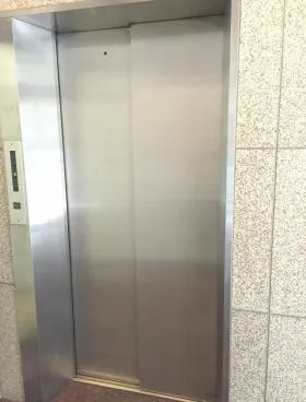 三友ビルの外観