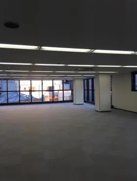 32山京ビルの外観