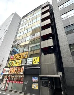 麹町スクエアビルの外観