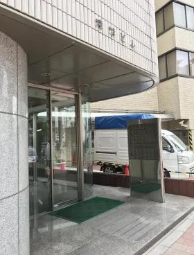 滝清ビルの外観