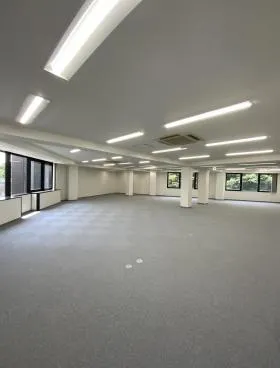 第二育良ビルの外観
