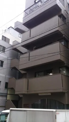 一松ビル1号館の外観