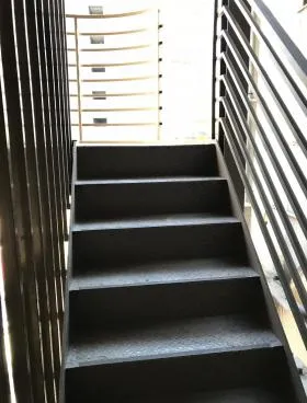 ウィーク御茶ノ水ビルの外観