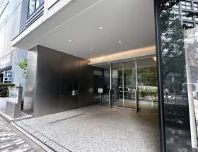フロントプレイス南新宿の外観