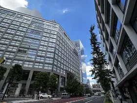フロントプレイス南新宿の外観