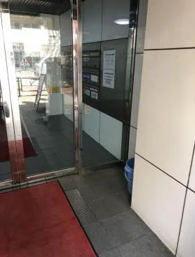 ワールドビジネスセンターの外観
