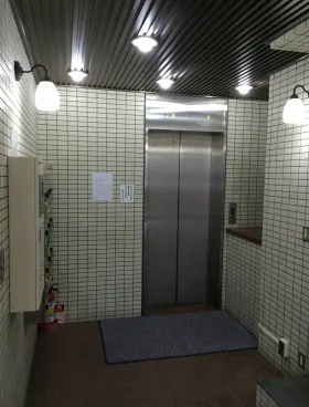 新栄宮益ビルの外観