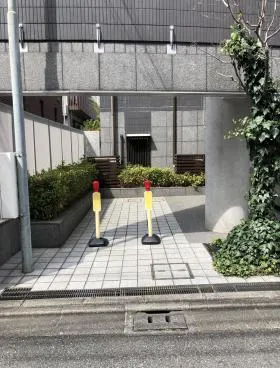パレスジンビルの外観