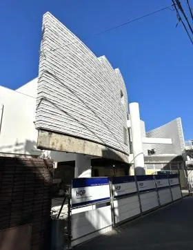 パレスジンビルの外観