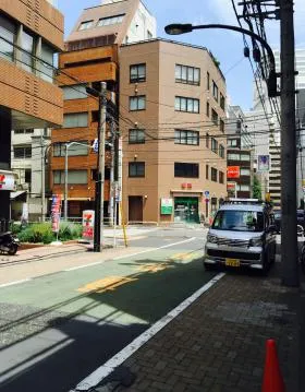 御苑前サンライズビルの外観