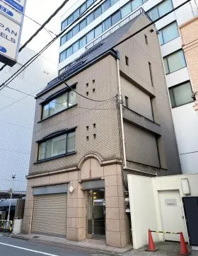 飯田鋲螺ビルの外観