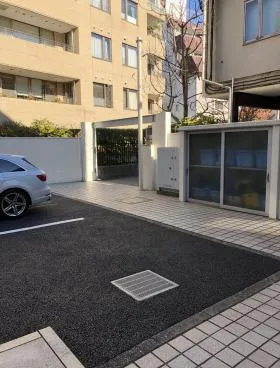 青山野末ビルの外観