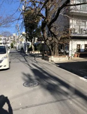 青山野末ビルの外観