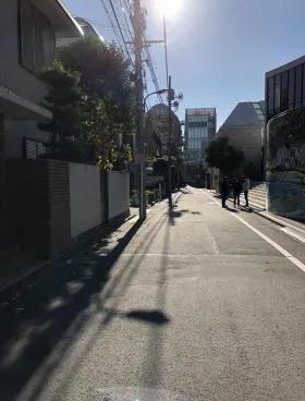 青山野末ビルの外観