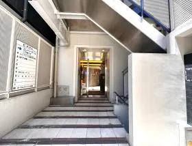 仁大ビルの外観